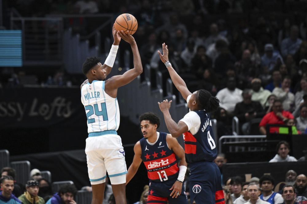 他在中场的 他在中场的